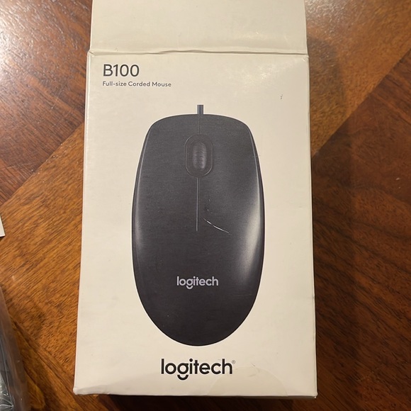 NEVER USED LOGITECH B100 FULL SIZED CORDED MOUSE - Picture 2 of 8